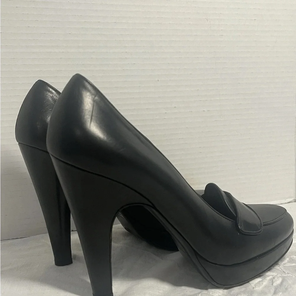 Prada Women's Classic Black Heels - Picture 2 of 9